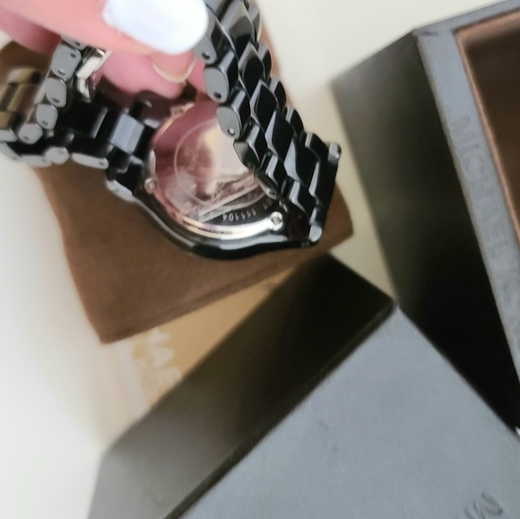 🆕 Michael Kors Glitz Ladies Watch MK5470 - Picture 3 of 3